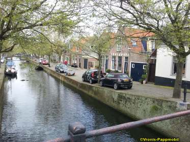 Gracht durch Enkhuizen